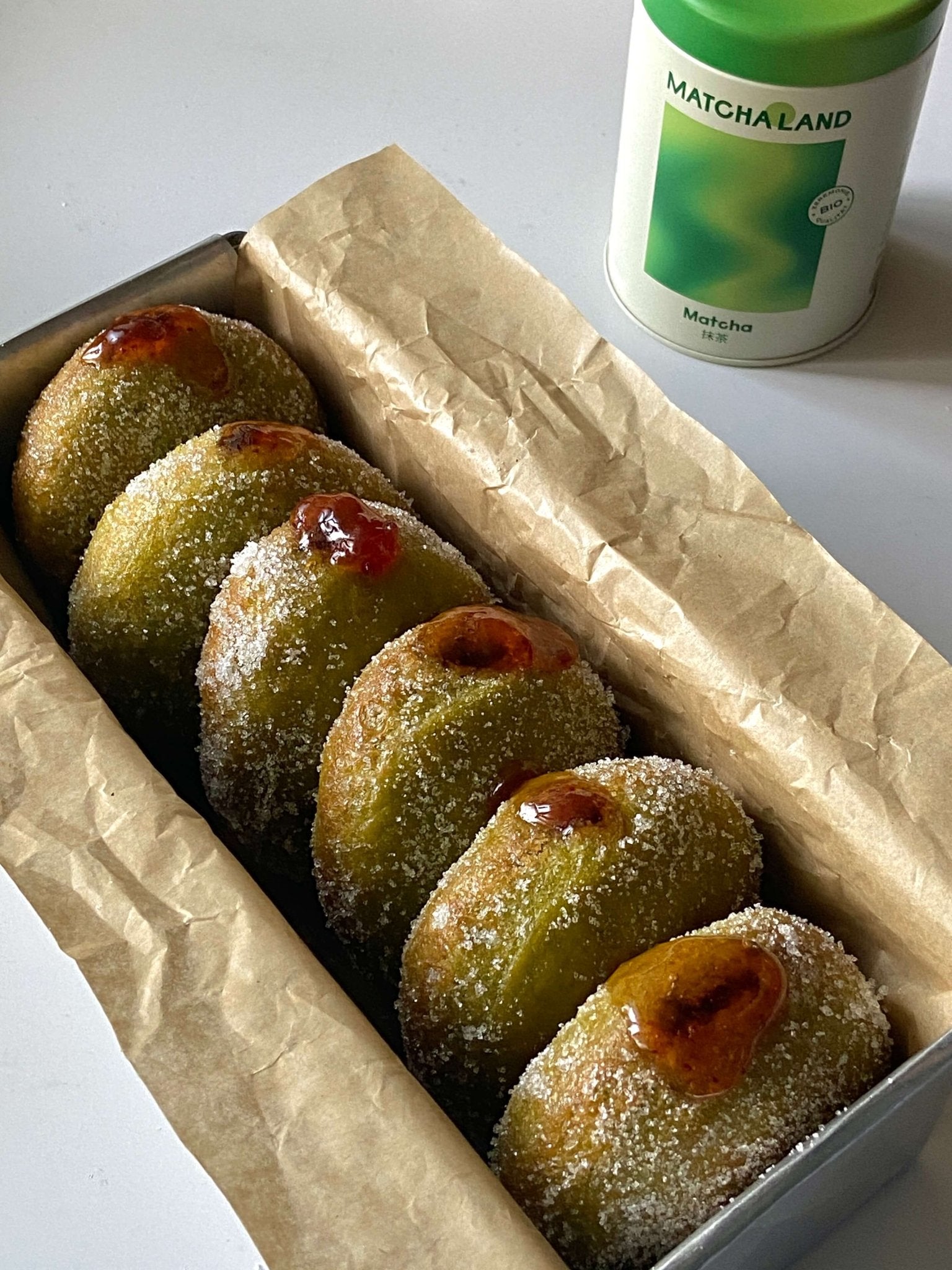 Matcha Berliner mit Erdbeer-Konfitüre - MatchaLand Deutschland