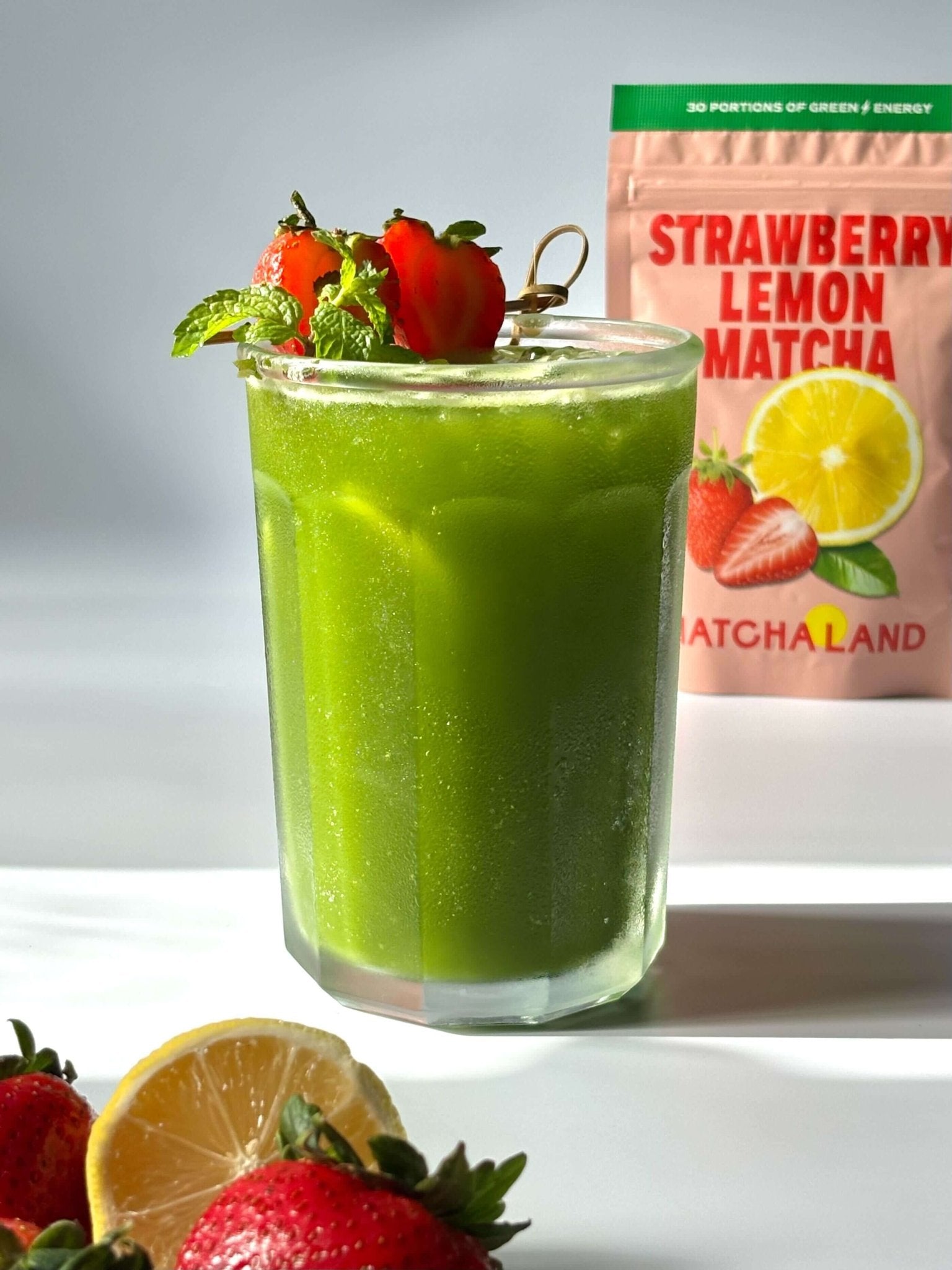 Strawberry Lemon Eistee - MatchaLand Deutschland