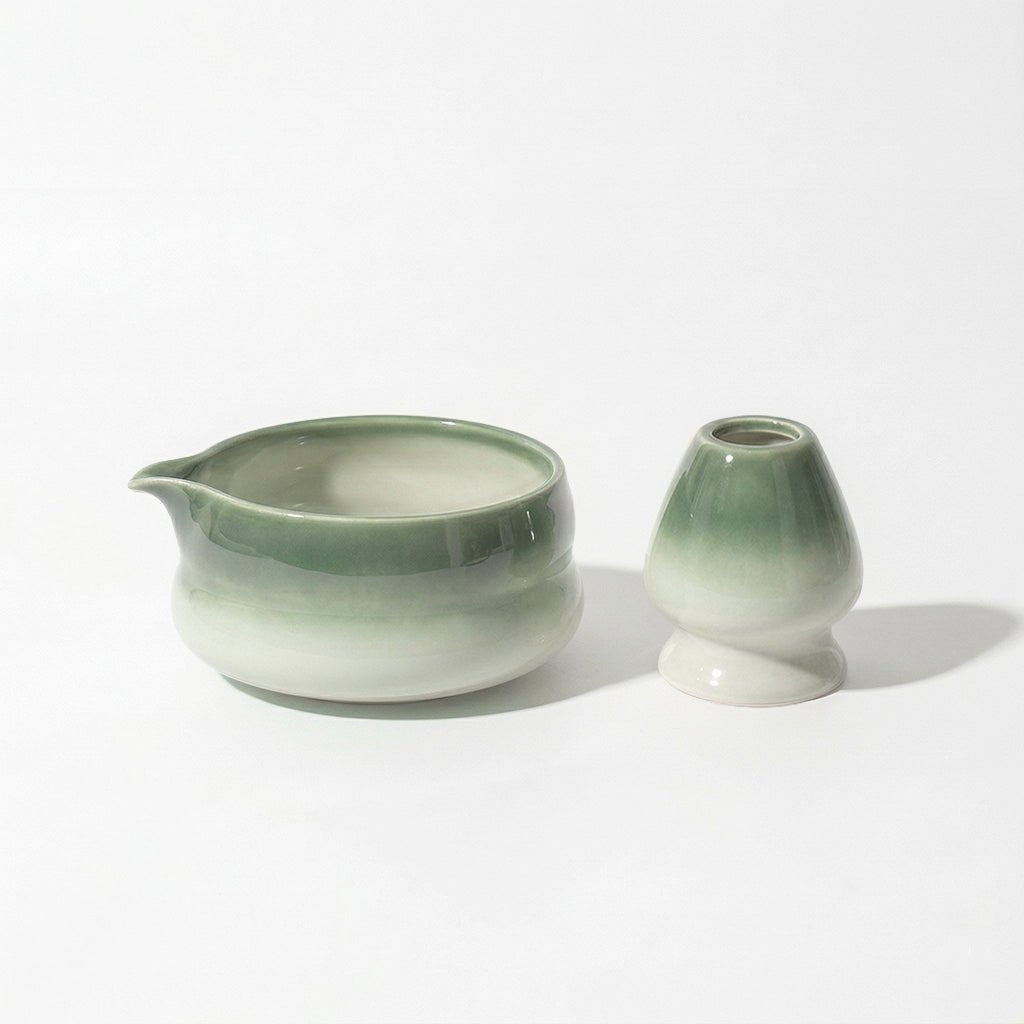 Matcha Schale + Besenhalter Set (Chawan + Chasen Tate) "Hellgrün" - MatchaLand Deutschland